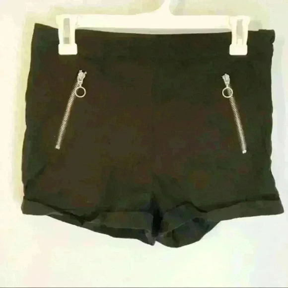 H&M Divided black exposed zippers shorts size 10 - Picture 1 of 5